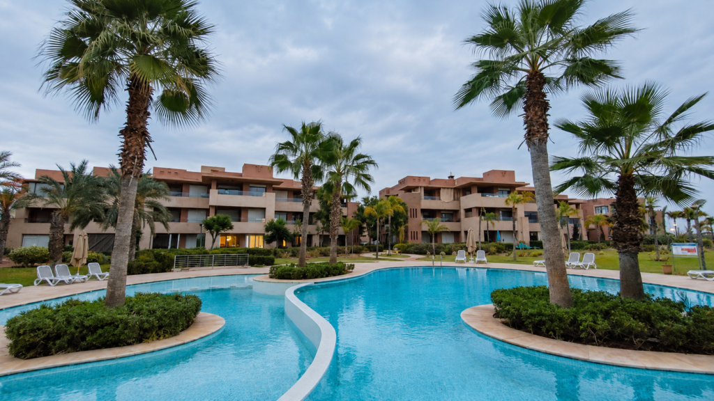 Luxury Golf Aparts Pool View